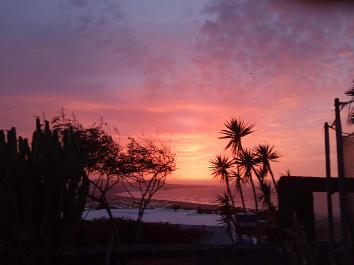 Beautiful Small Bungalow, Amazing Views And Garden Famara Exteriör bild