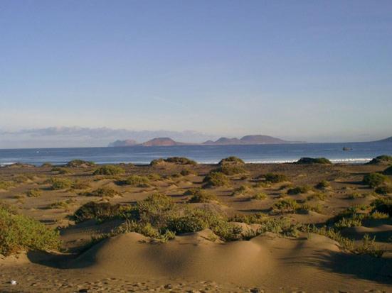 Beautiful Small Bungalow, Amazing Views And Garden Famara Exteriör bild