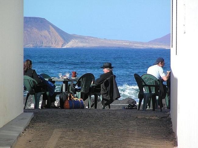Beautiful Small Bungalow, Amazing Views And Garden Famara Exteriör bild