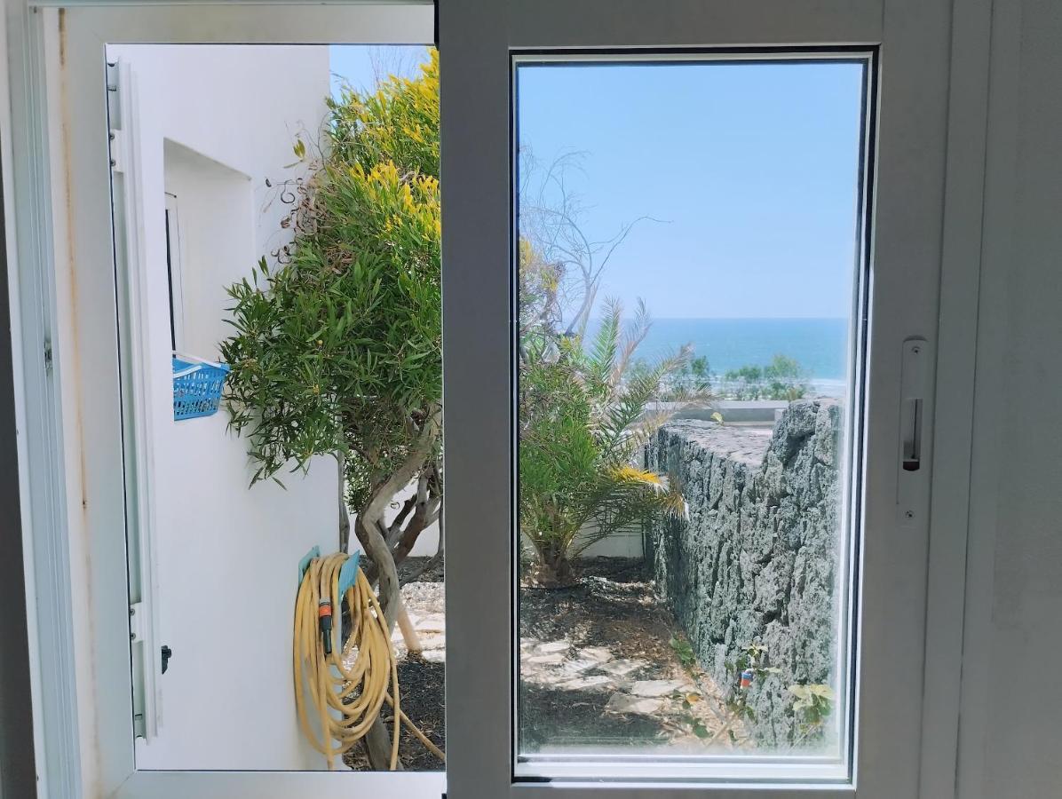 Beautiful Small Bungalow, Amazing Views And Garden Famara Exteriör bild