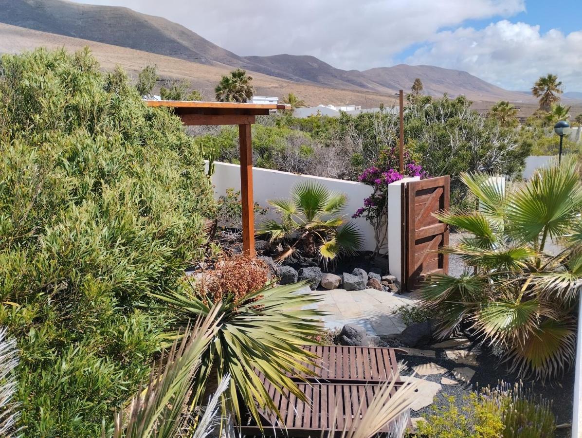 Beautiful Small Bungalow, Amazing Views And Garden Famara Exteriör bild