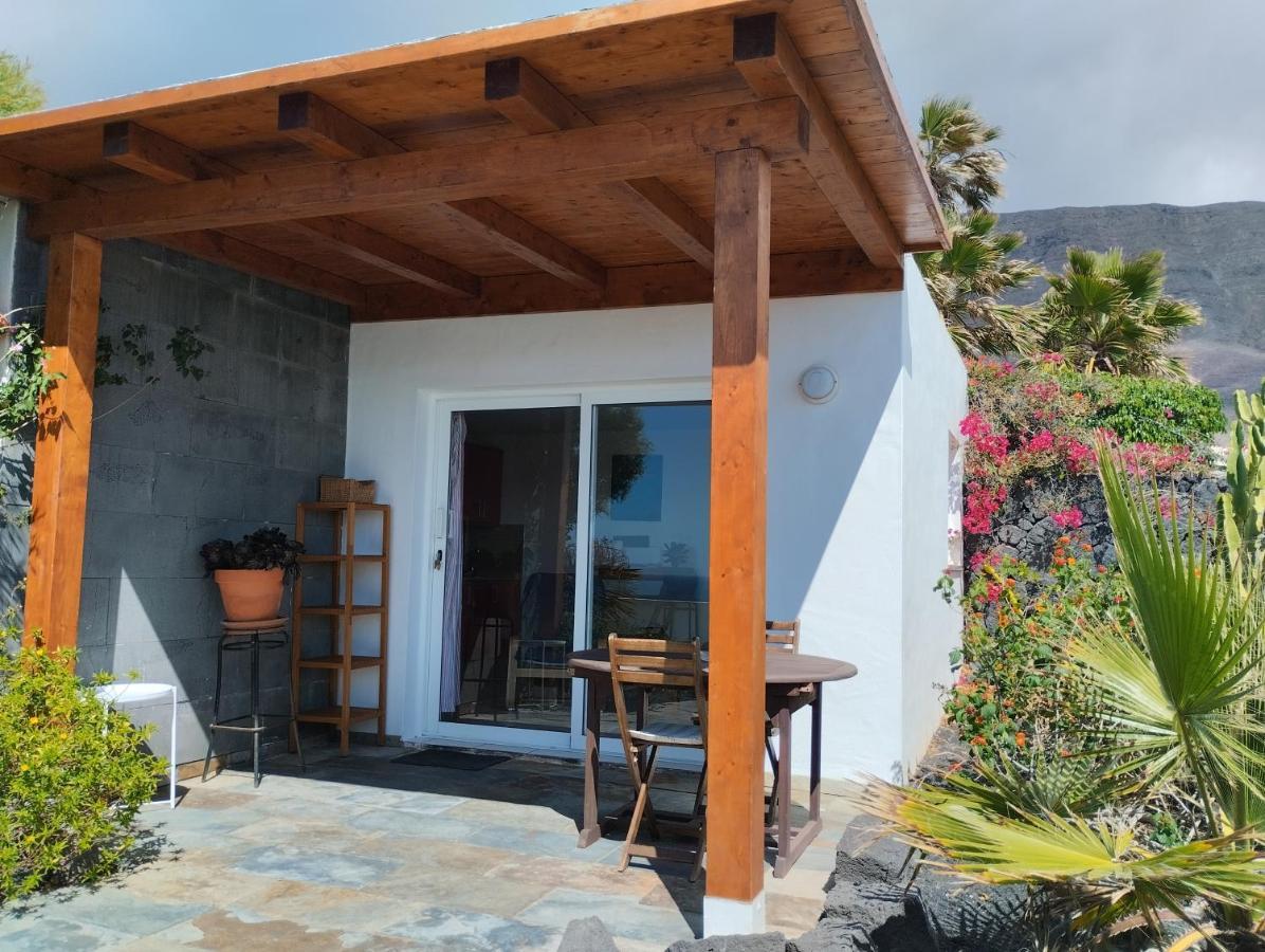 Beautiful Small Bungalow, Amazing Views And Garden Famara Exteriör bild